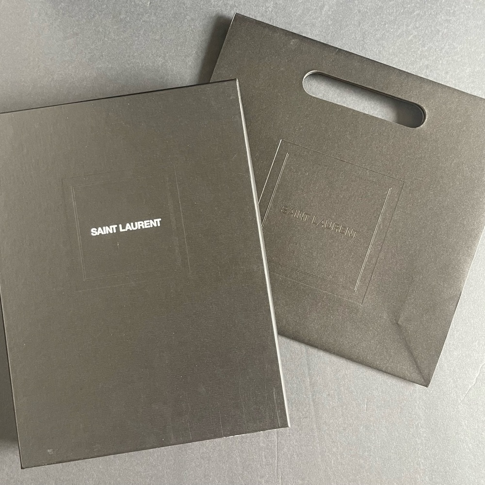 NEW SIGNATURE SAINT LAURENT PUFFER SCARF IN NYLON BLACK - Picture 12 of 12